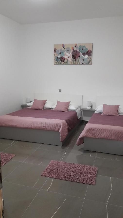 Apartmani Rudi Vir Exteriör bild