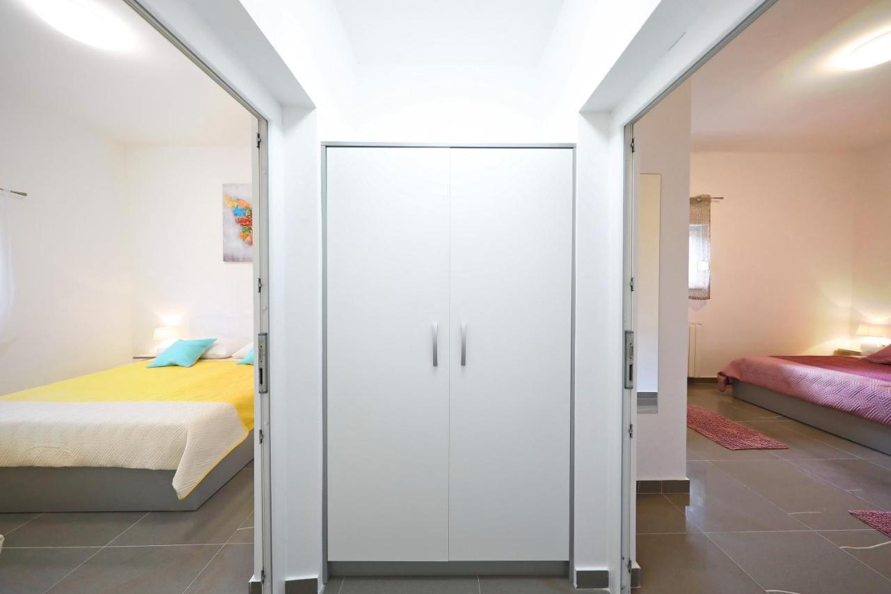 Apartmani Rudi Vir Exteriör bild