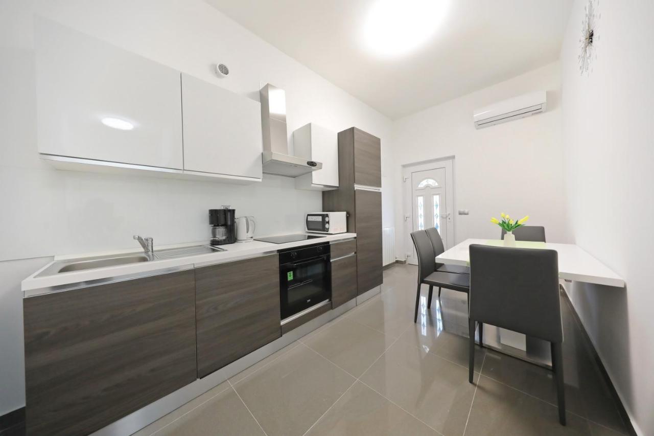 Apartmani Rudi Vir Exteriör bild