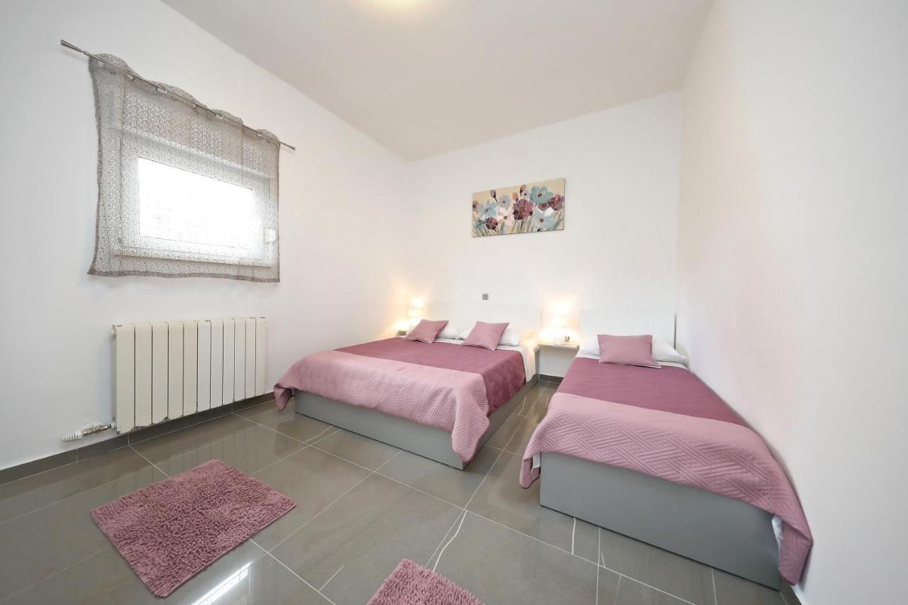 Apartmani Rudi Vir Exteriör bild